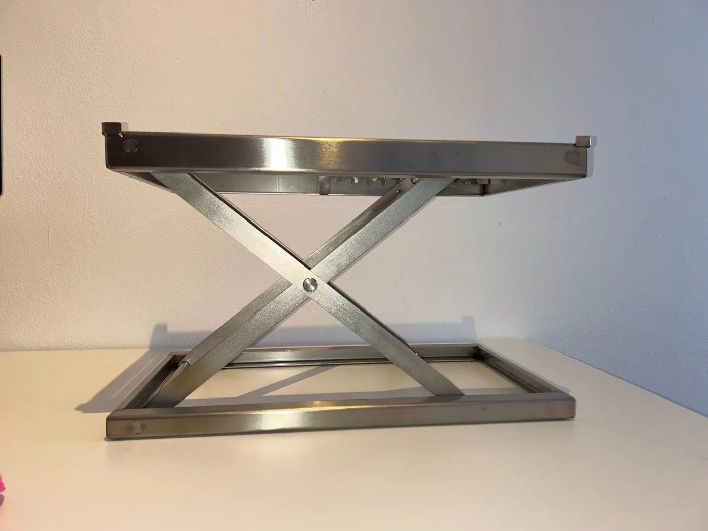 ErgoCutter side view showing the scissor mechanism